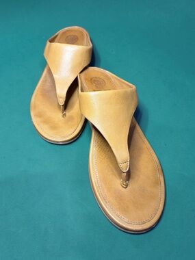 FitFlops Leather Comfort Sandals for Summer - Camel Color - Size 8